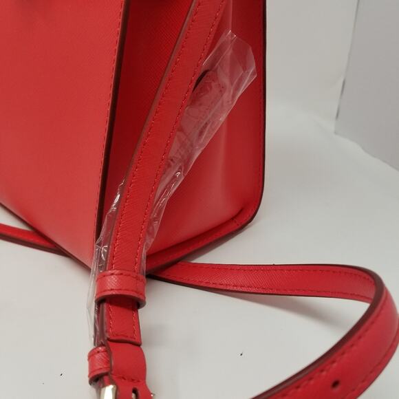 Kate Spade NEW Red Medium Satchel Handbag Zipper Closer Comfortable Women's Bag - Picture 7 of 14
